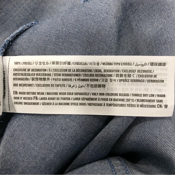 Abercrombie & Finch blue long sleeve button up collar top. Size Small. - Picture 8 of 9